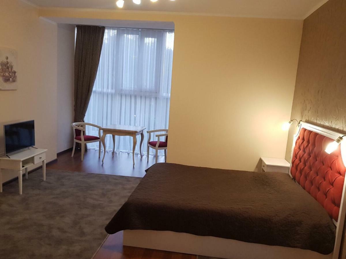 Helen Hotel Mykolaïv Extérieur photo