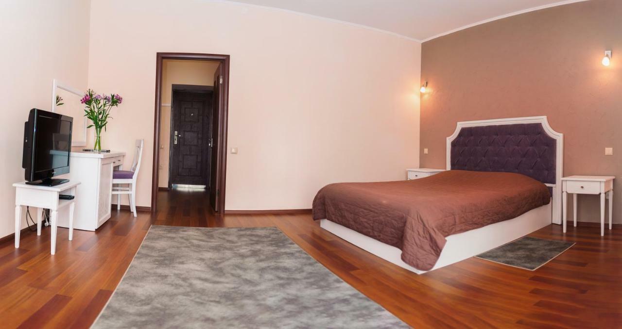 Helen Hotel Mykolaïv Extérieur photo